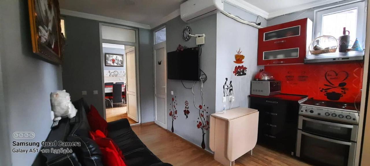 Apart-otel Nino Bordzjomi Buitenkant foto