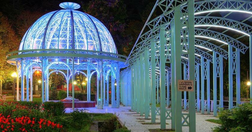 Apart-otel Nino Bordzjomi Buitenkant foto