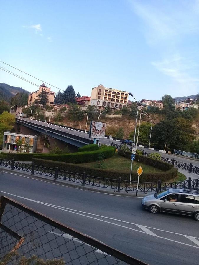 Apart-otel Nino Bordzjomi Buitenkant foto